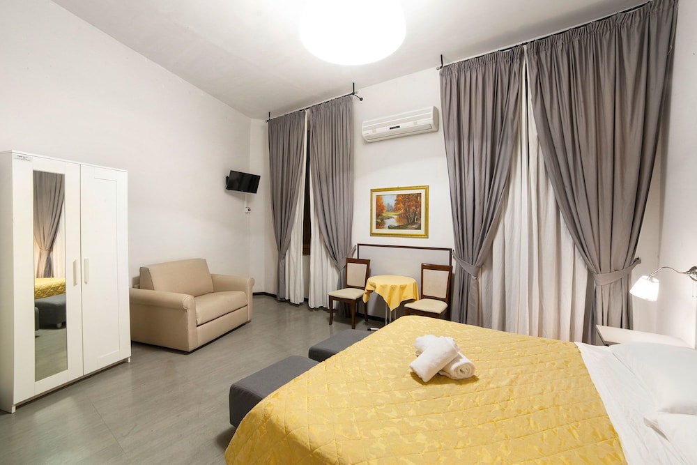 Double Room, Private Bathroom photo 2