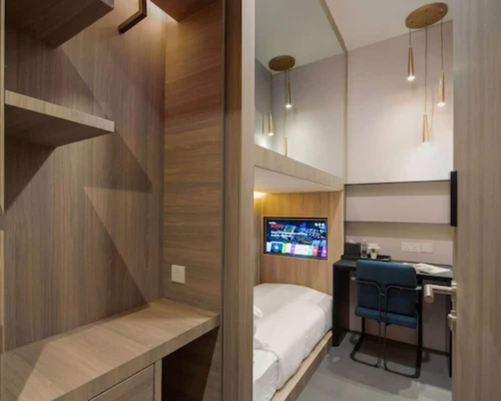 Cabin S, Window, Shared Bathroom