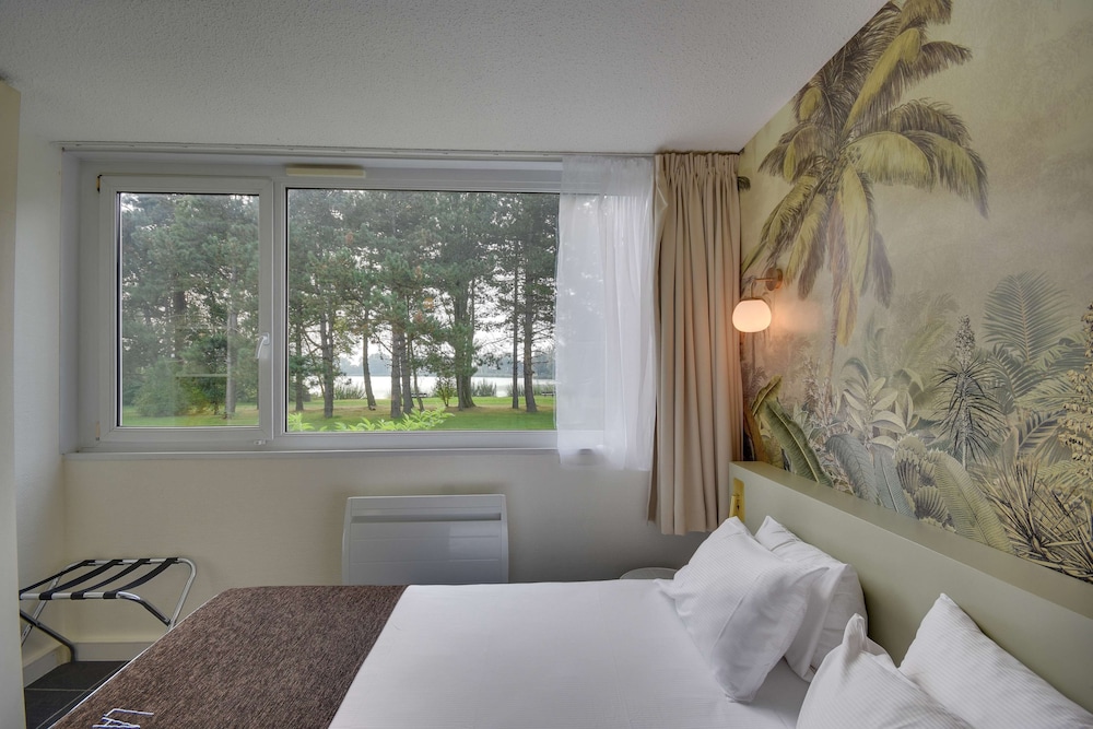 Classic Room, 1 Queen Bed, Non Smoking - Photo 4