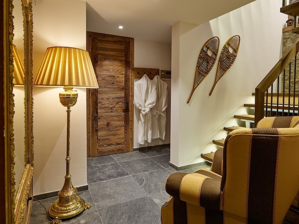 Room (Saas-Fee Bunk)