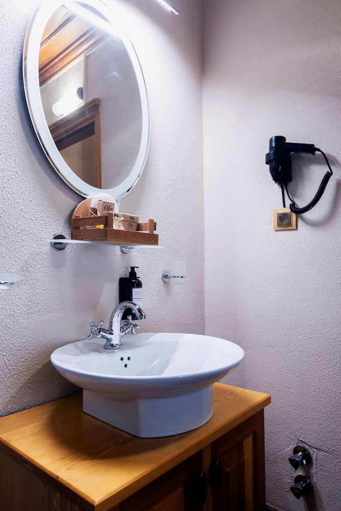 Standard Room - Photo 7