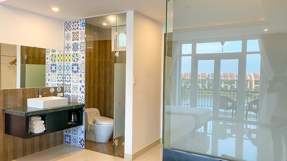Family Triple Room, Balcony, River View photo 3