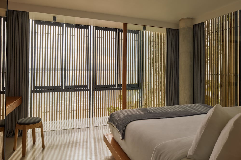 Deluxe Room, 2 Bedrooms, Beach View, Beachfront photo 1