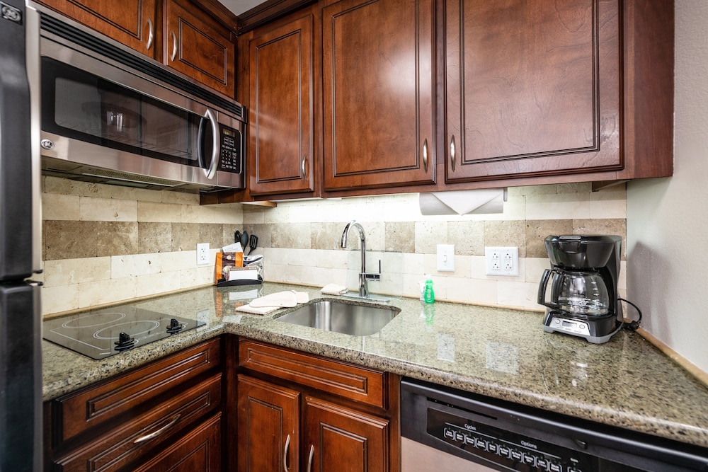 Studio Suite, 1 King Bed, Accessible Bathtub, Kitchen (Hearing Accessible, Bathtub) - Photo 8