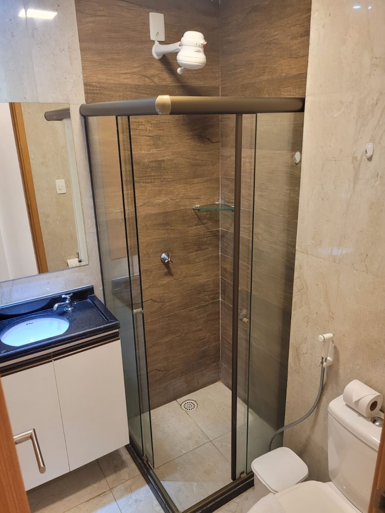 Deluxe Double or Twin Room - Photo 9