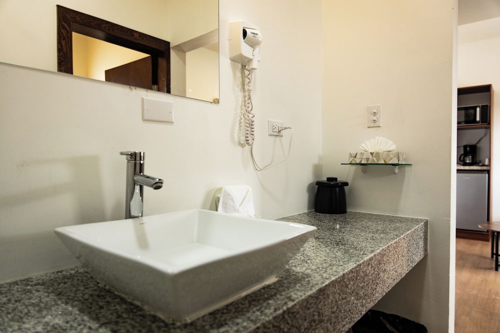 Family Suite - Photo 6