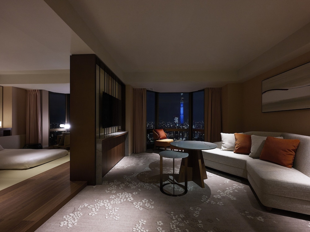 Executive Suite Skytree Side with 1 Extra Bed (3 adults), Non Smoking