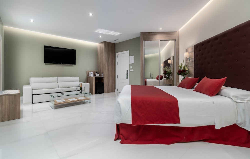 Junior Double Room, 1 Queen Bed - Photo 10