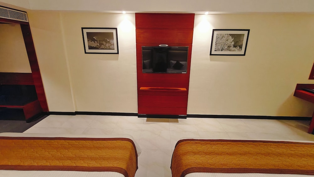 Luxury Suite - Photo 3
