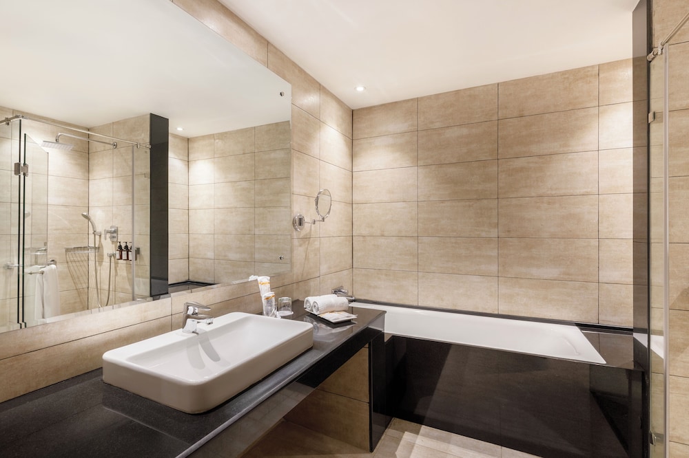 Executive Room - Photo 12
