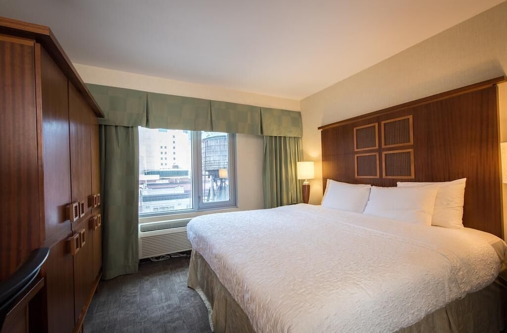 Deluxe Room, 1 King Bed, Non Smoking, City View (Tribeca View)