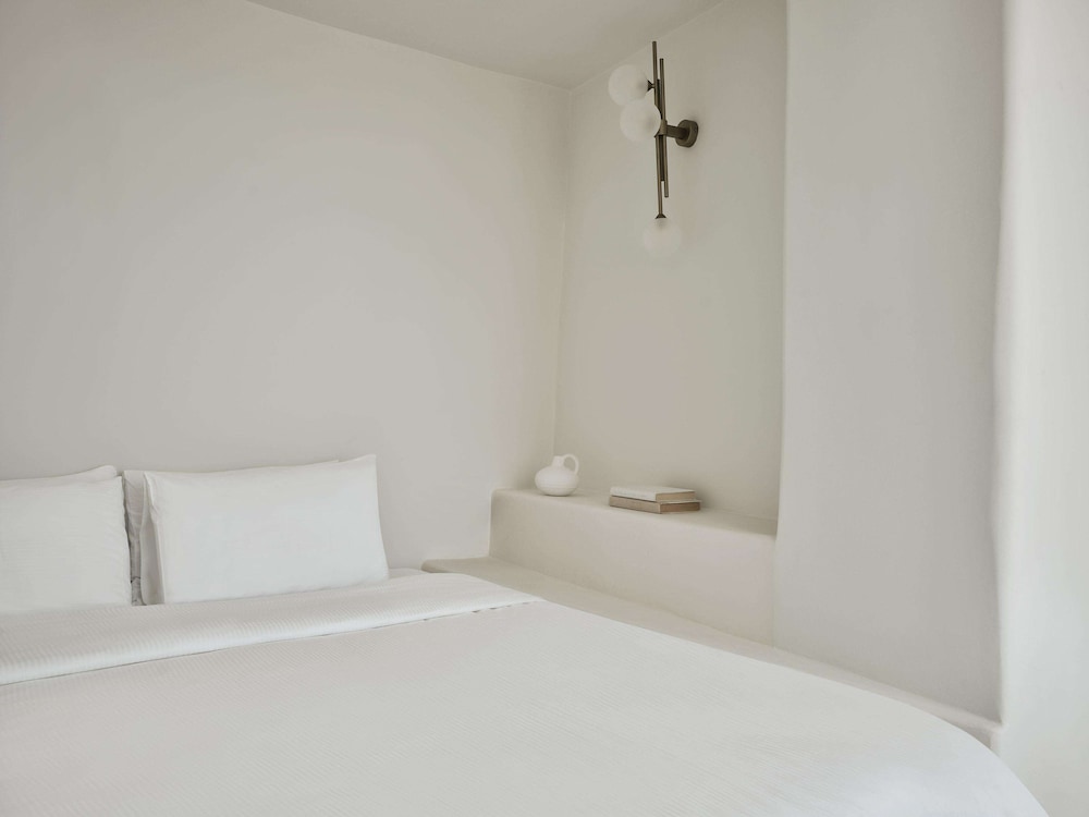 Petite Suite with Hot tub - Photo 5