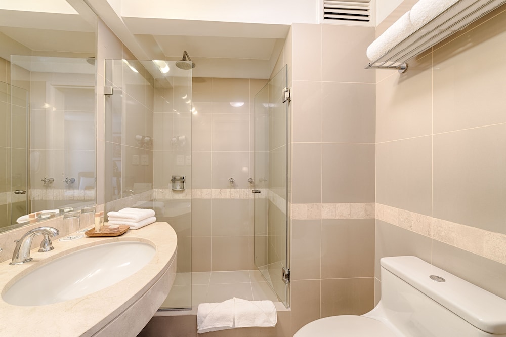 Basic Room, 1 Double Bed - Photo 2