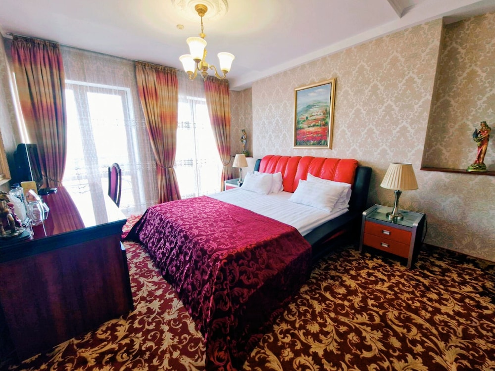 Exclusive Room, 1 Queen Bed, Balcony, City View