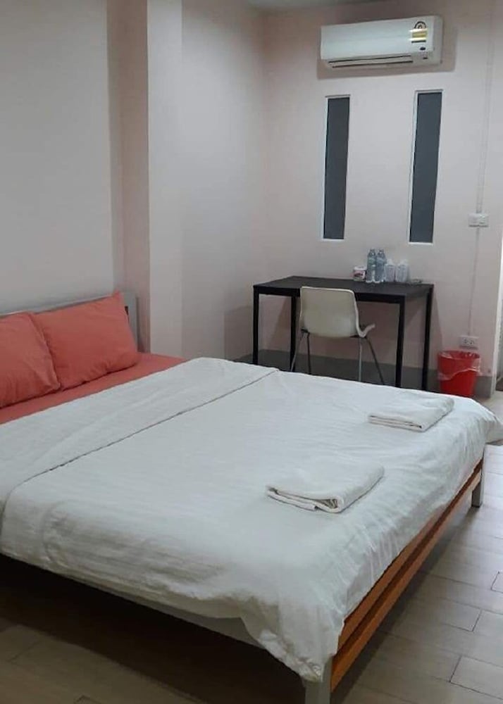 Standard Double Room - Photo 10