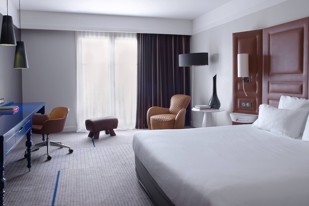 Classic Room, 1 King Bed, City View