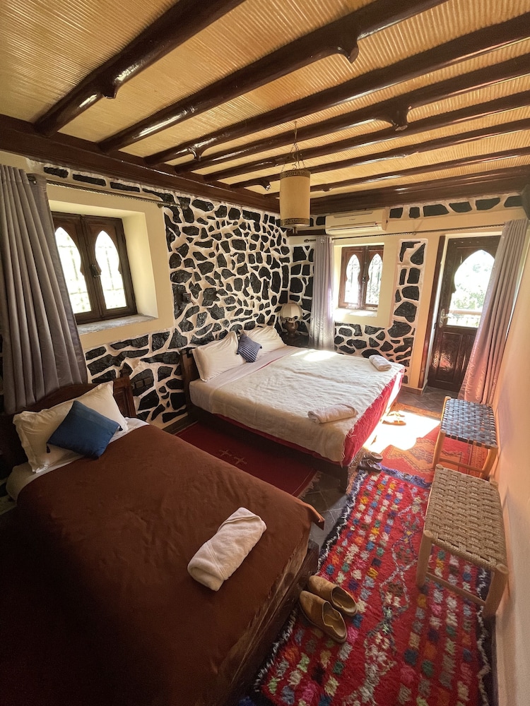 Panoramic Triple Room, 3 Twin Beds, Balcony, Mountain View photo 1