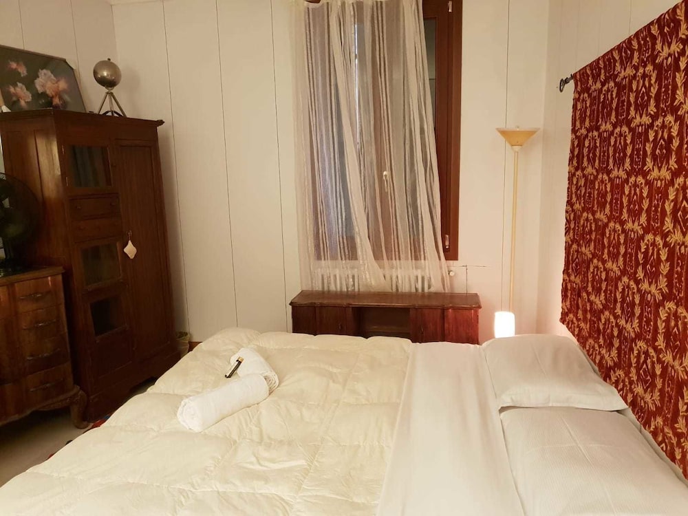 Triple Room, Shared Bathroom photo 2