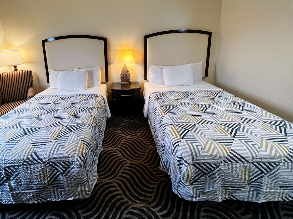 Deluxe Room, 2 Double Beds, Non Smoking, Refrigerator & Microwave photo 1