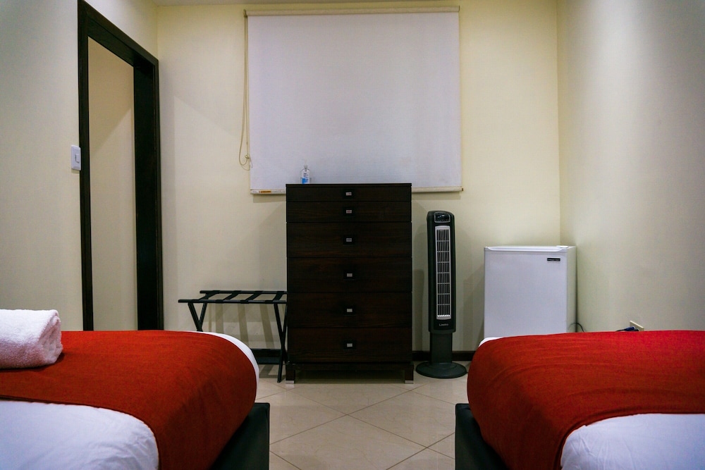 Family Room, 2 Bedrooms