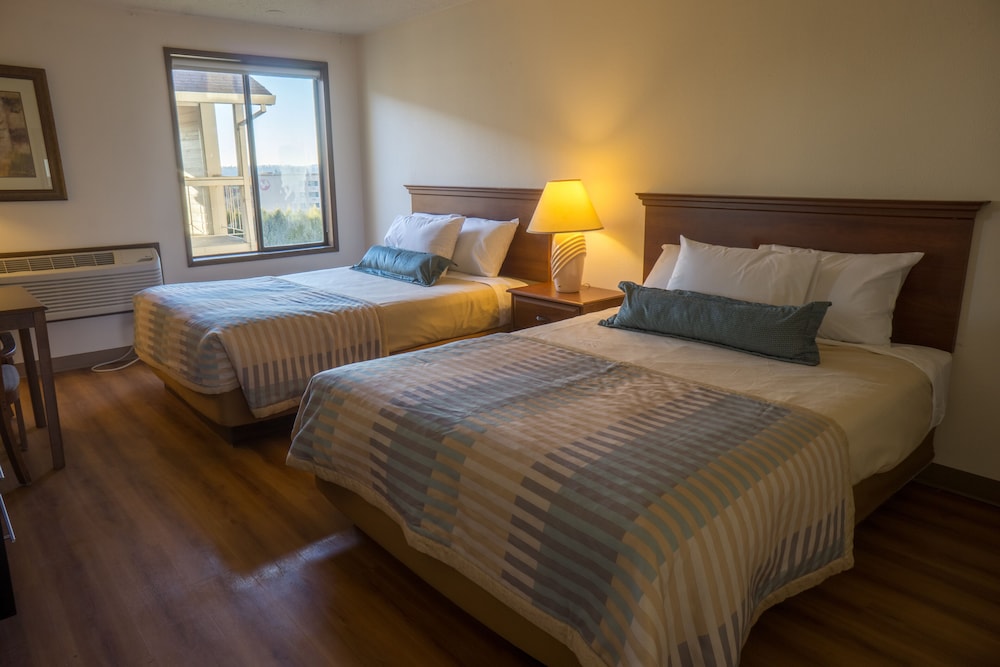 Standard Room, 2 Queen Beds (Two Queens)