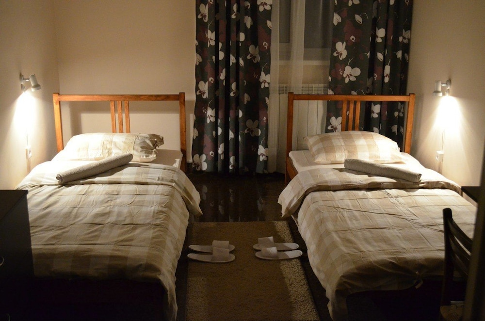 Economy Twin Room photo 1