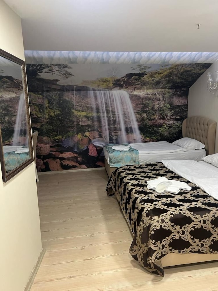Family Quadruple Room, 2 Bedrooms, Smoking photo 3