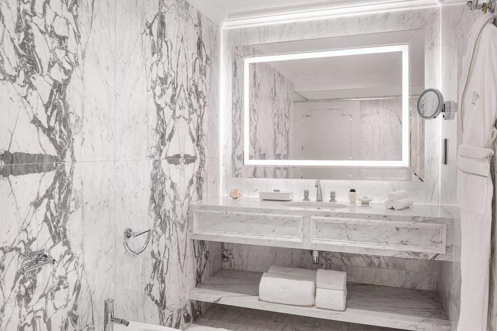 Suite, 2 Bedrooms (Residential) - Photo 4