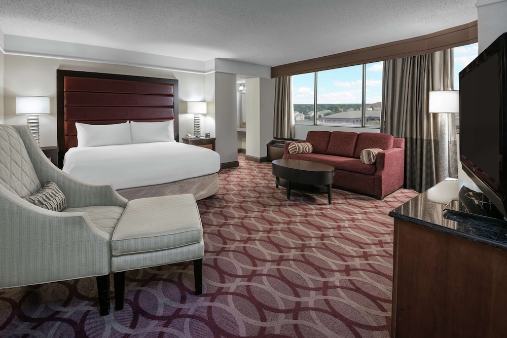 Junior Suite, 1 King Bed - Photo 1