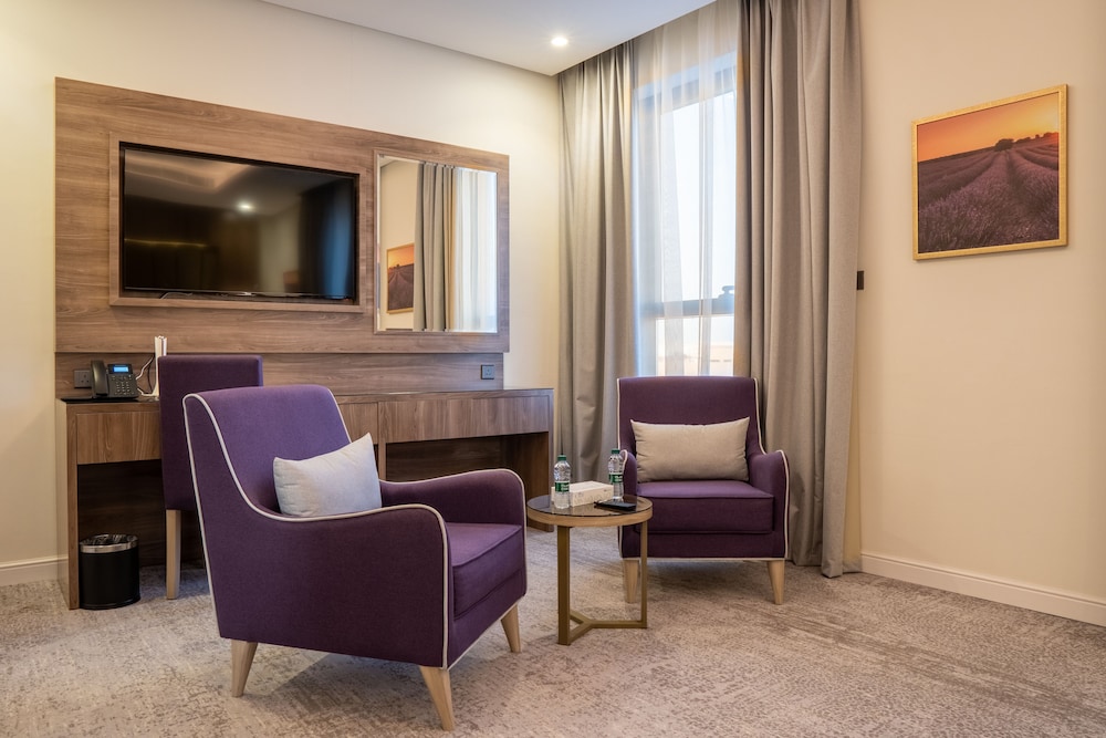 Executive Suite, 1 King Bed - Photo 4