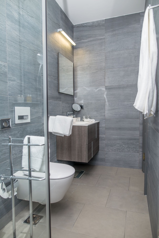 Deluxe Suite, Bay View, Sea Facing photo 2