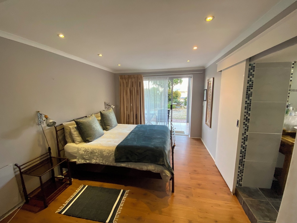 Standard Double Room, Ensuite, Garden Area photo 3