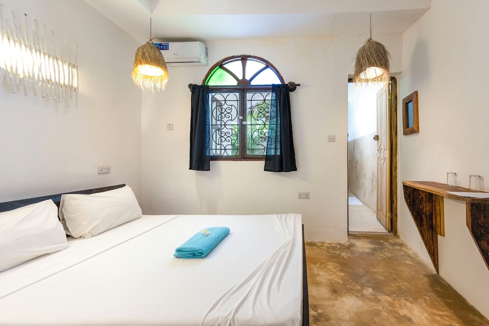 Comfort Single Room, Non Smoking (Villa with Pool)