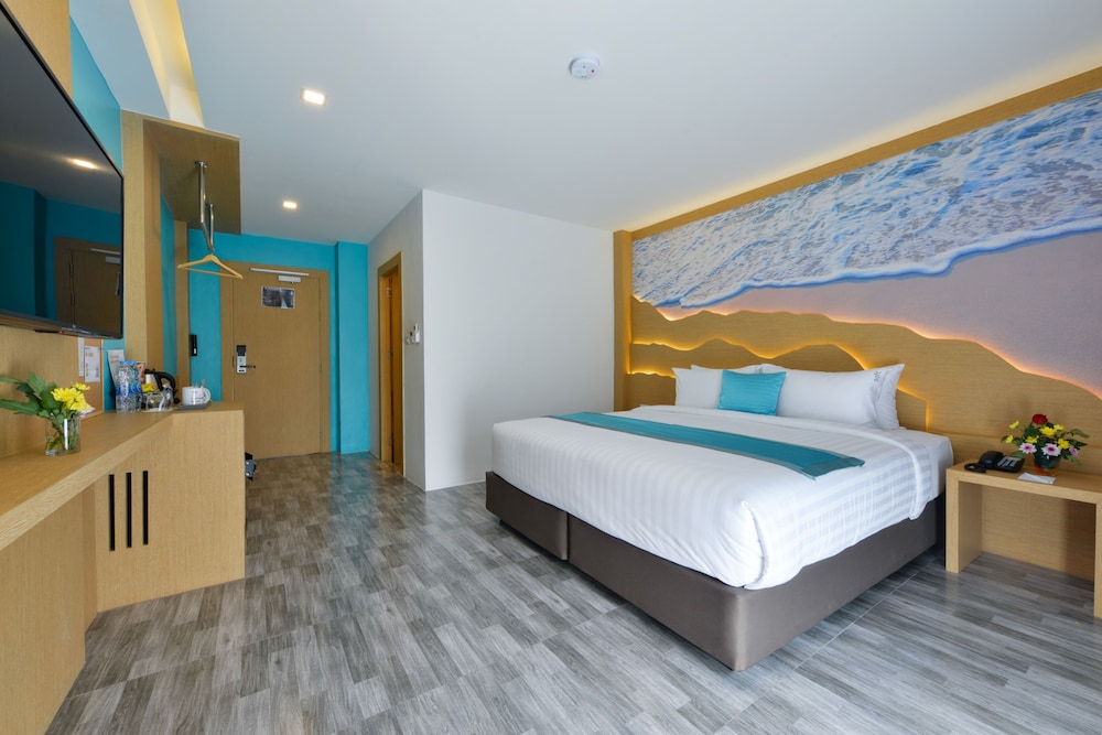 Deluxe Double Room - Photo 13