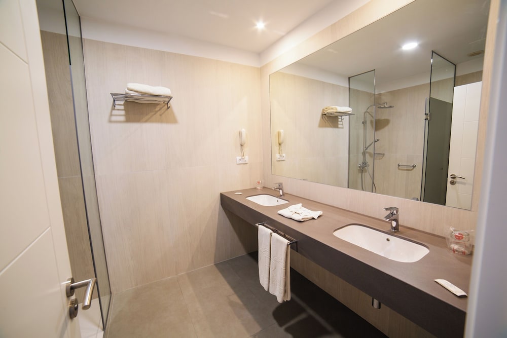 Superior Room - Photo 6