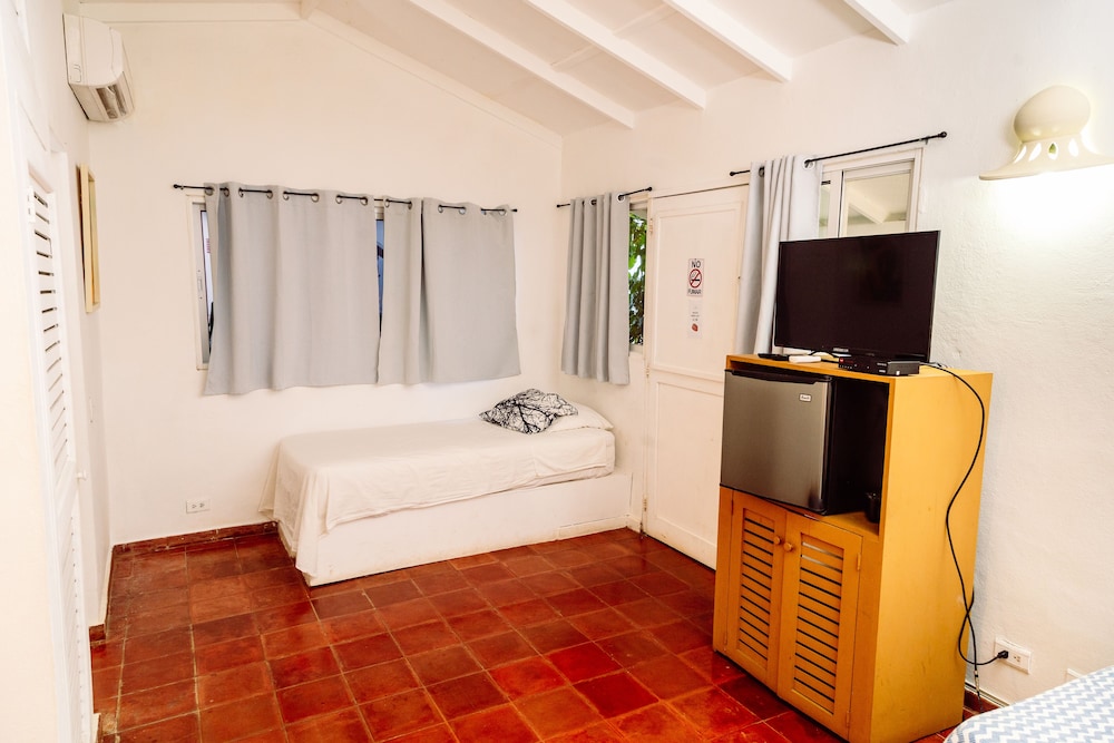 Comfort Quadruple Room, Multiple Beds, Accessible (A/C) photo 3