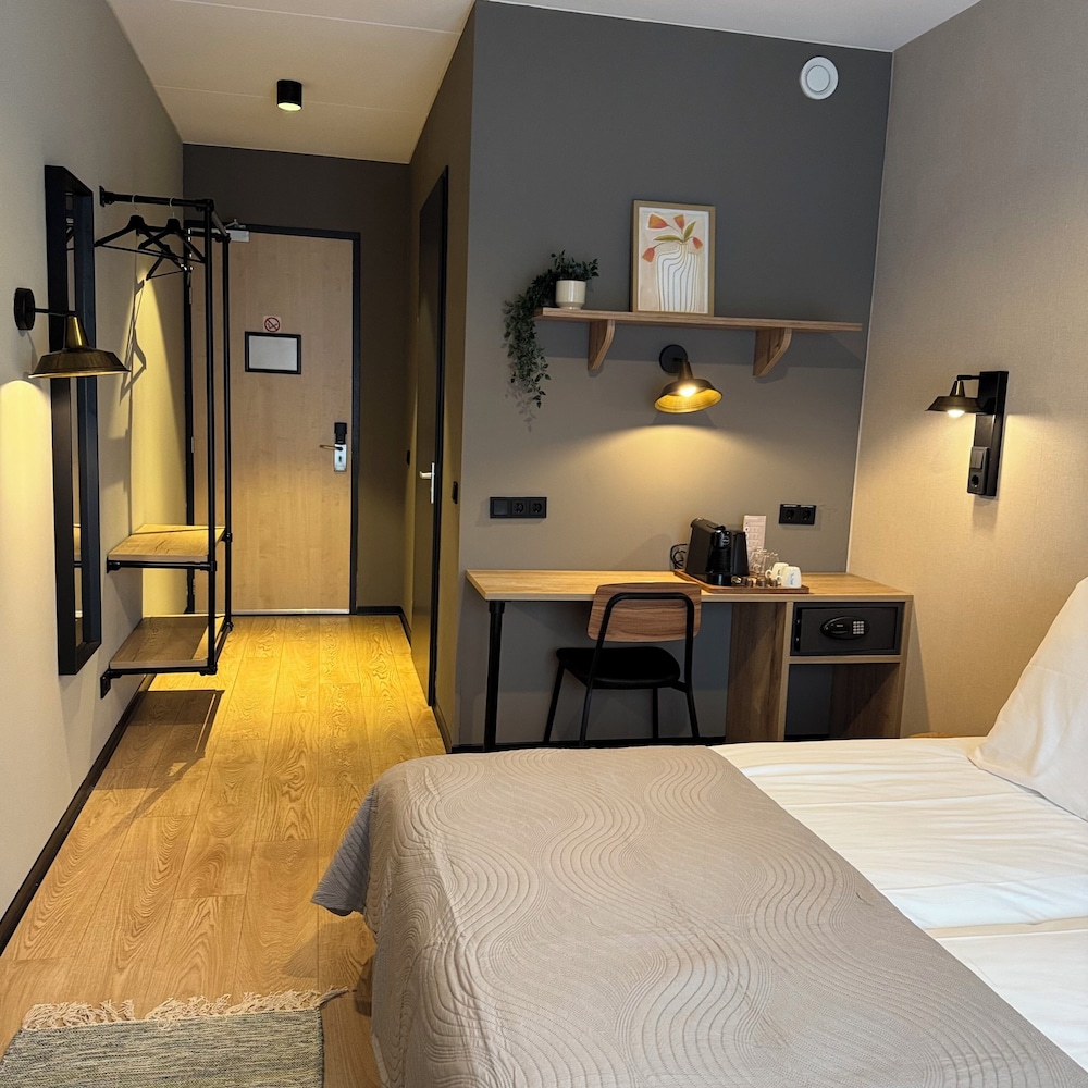 Deluxe Double Room, Private Bathroom