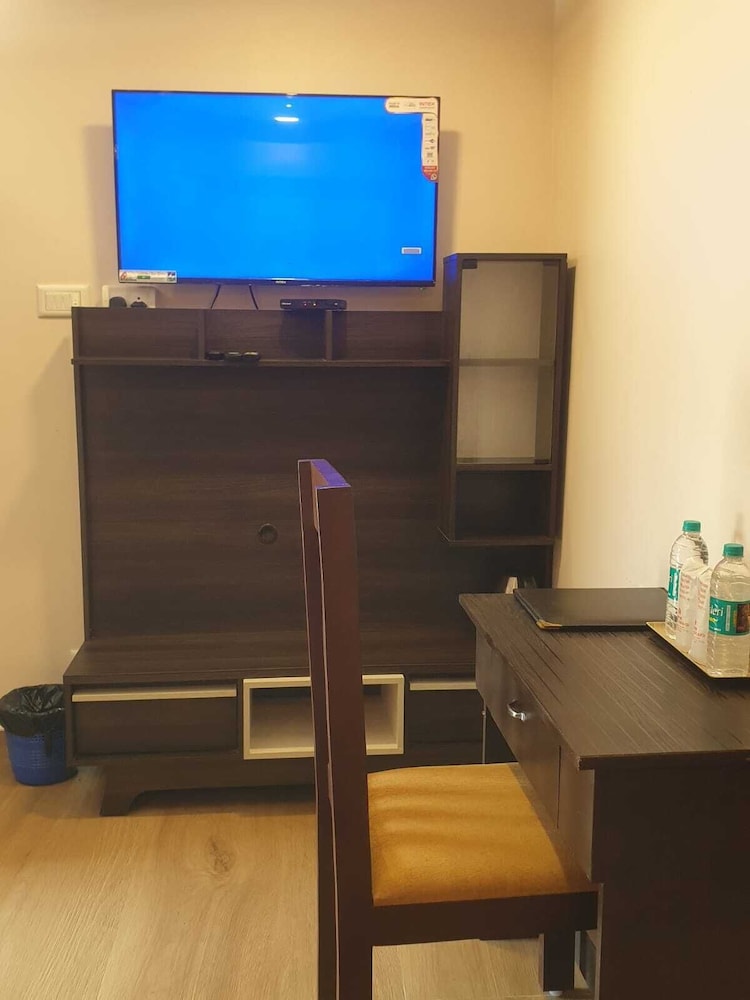 Luxury Suite, City View