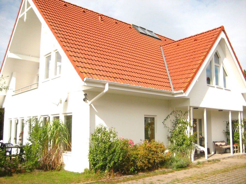 An den Salzwiesen links, Tarnewitzer Straße 7e