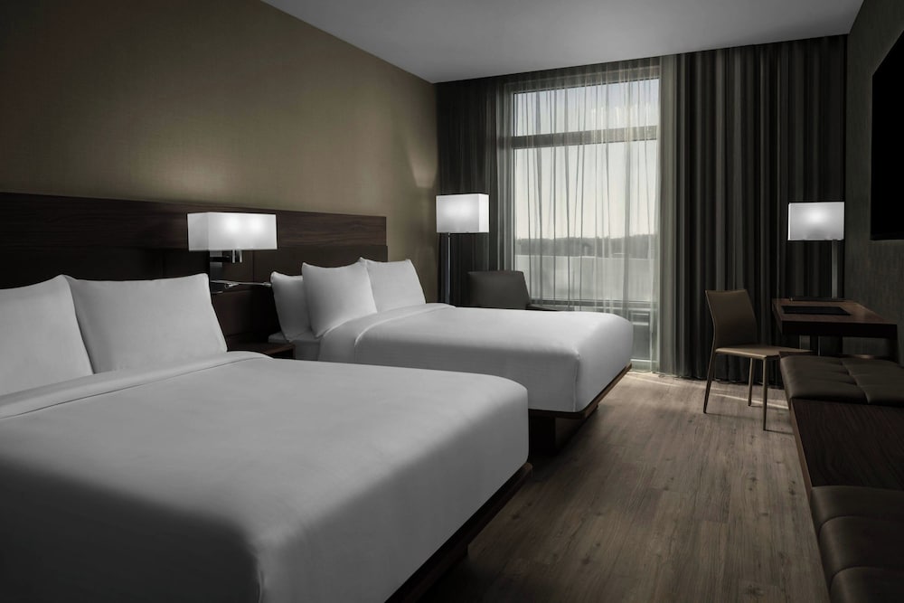 Room, 2 Queen Beds photo 1