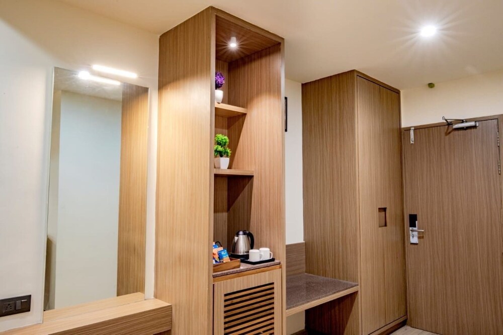 Business Double Room - Photo 4
