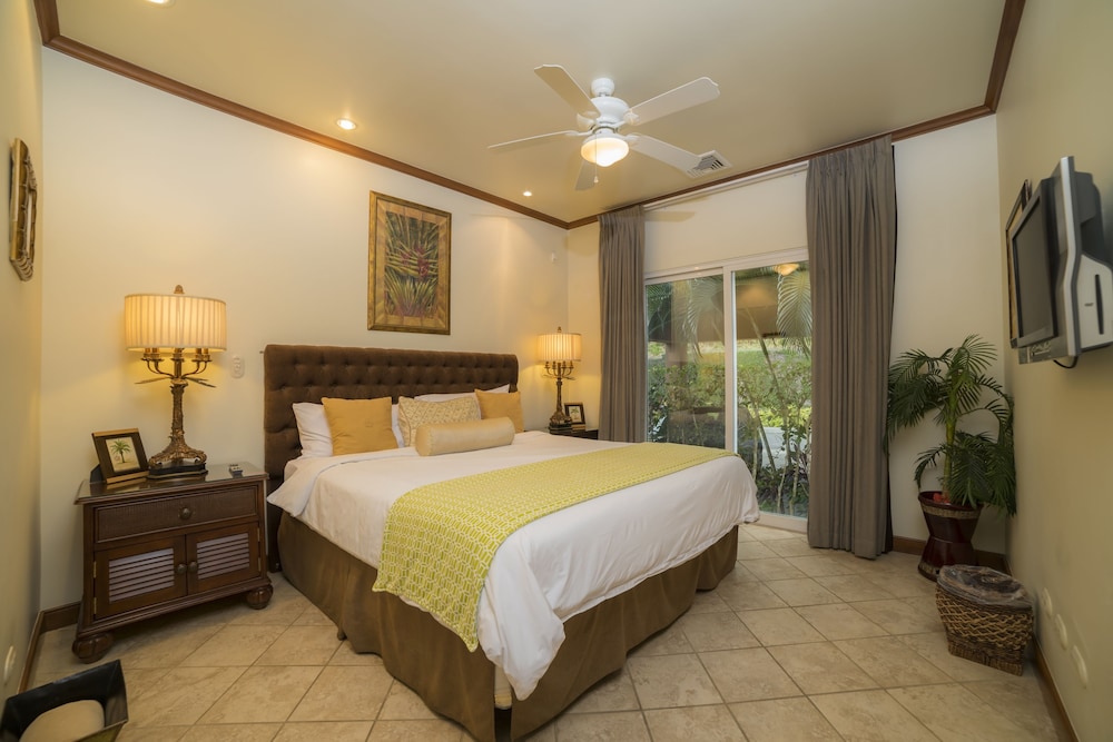 公寓，1张特大床 (Los Suenos Resort Veranda 5E)
