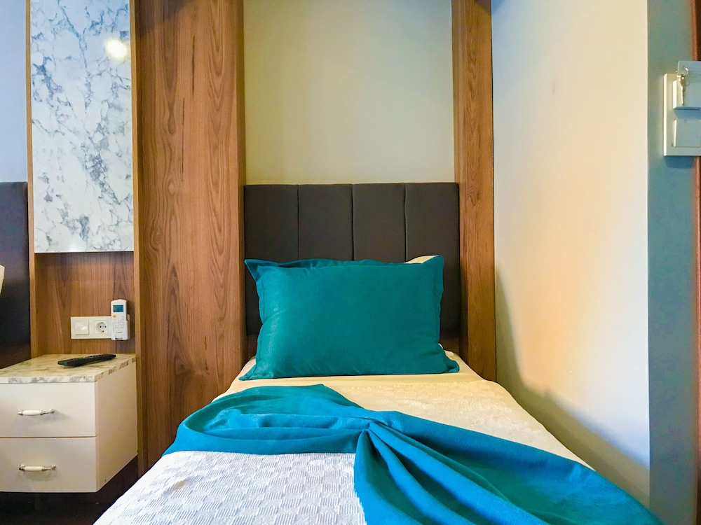 Standard Triple Room, Sea View photo 3
