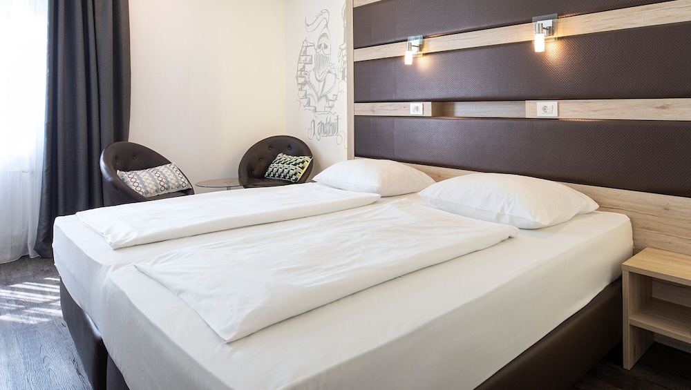 Economy Double Room photo 2