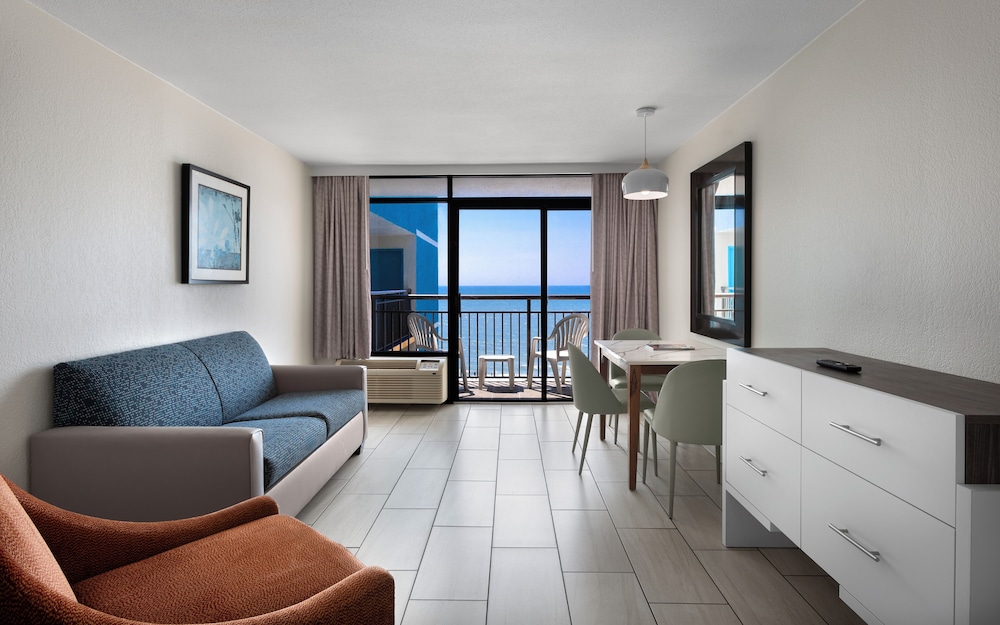 Suite, Oceanfront - Photo 1