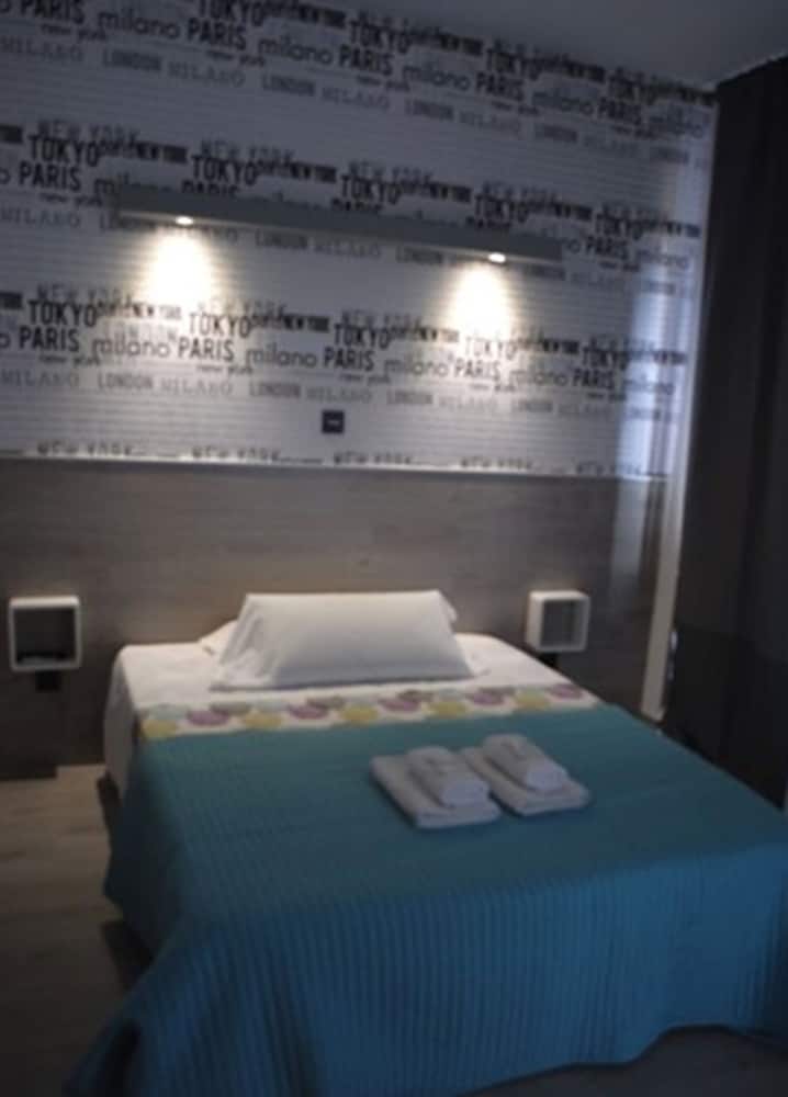 Basic Double Room photo 2