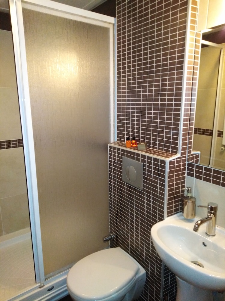 Standard Double Room, City View photo 3