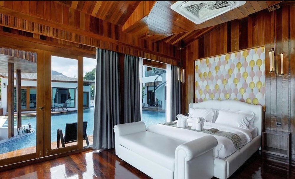 Cabana Front Beach Suite