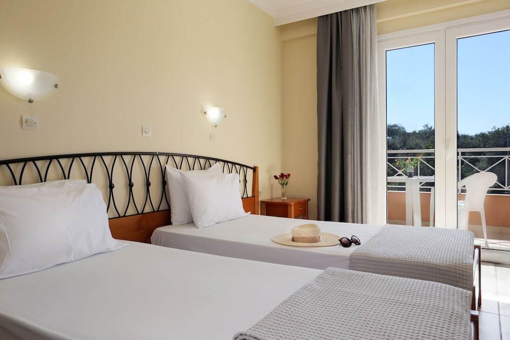 Superior Double or Twin Room, Pool View