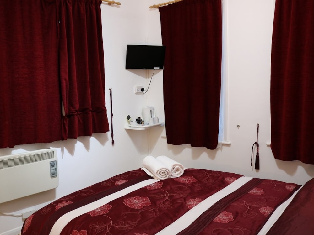 Basic Double or Twin Room, Private Bathroom, Hill View (Shower room) photo 3